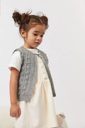 M6268 - Patron Cardigan sans manches en tricot à torsades Clara