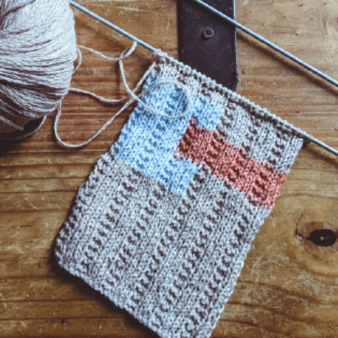 Knitting and folding with Sabrina (salon Olivier Bresse)