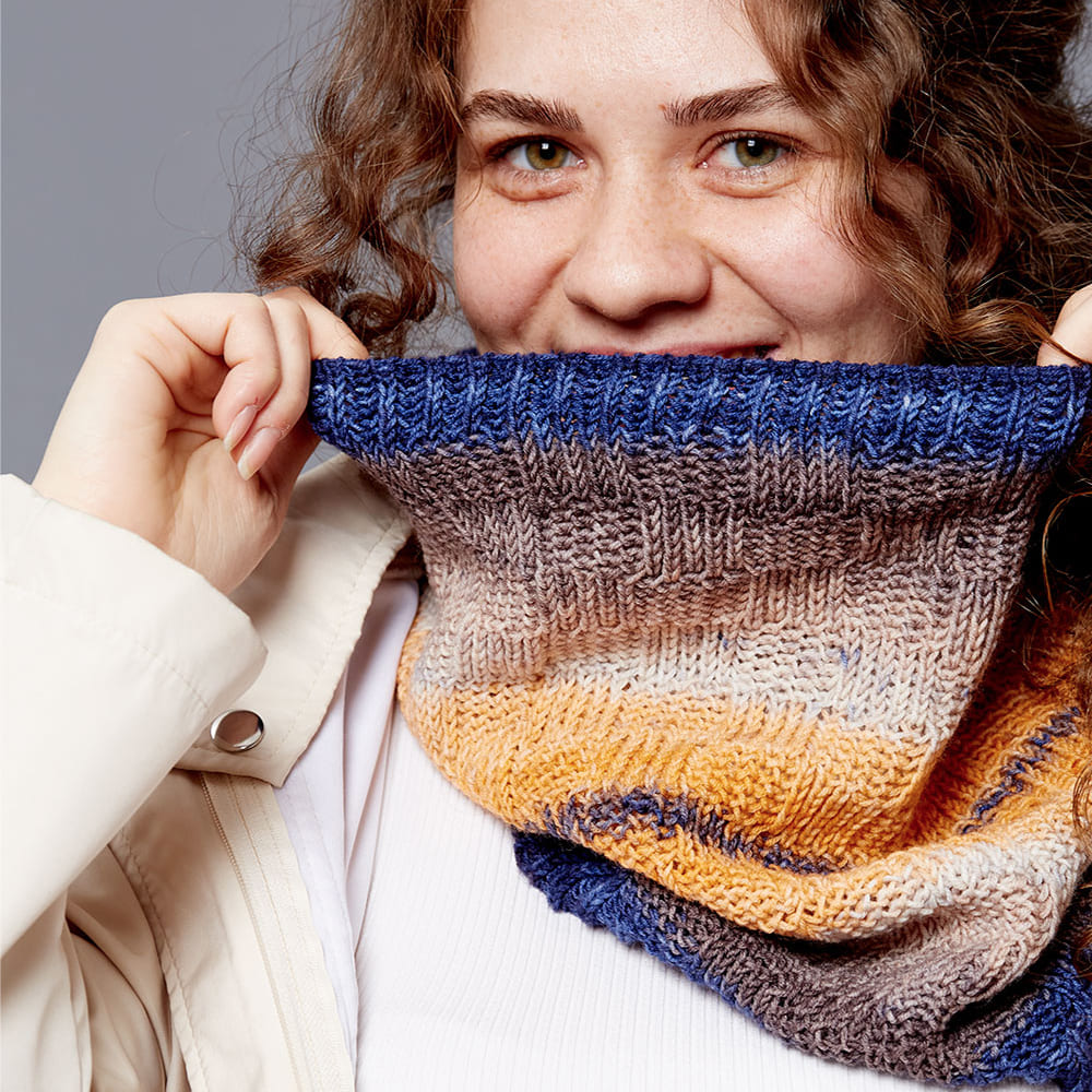 Cubes & Hues Cowl Gusto - Anglais seulement