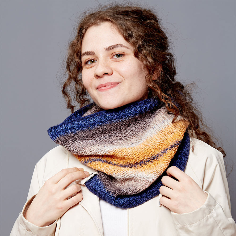 Cubes & Hues Cowl Gusto - Anglais seulement