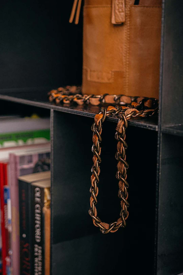 Caja - shoulder strap