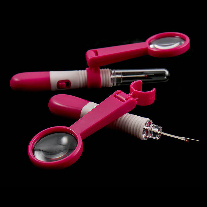 Seam rippers with magnifier
