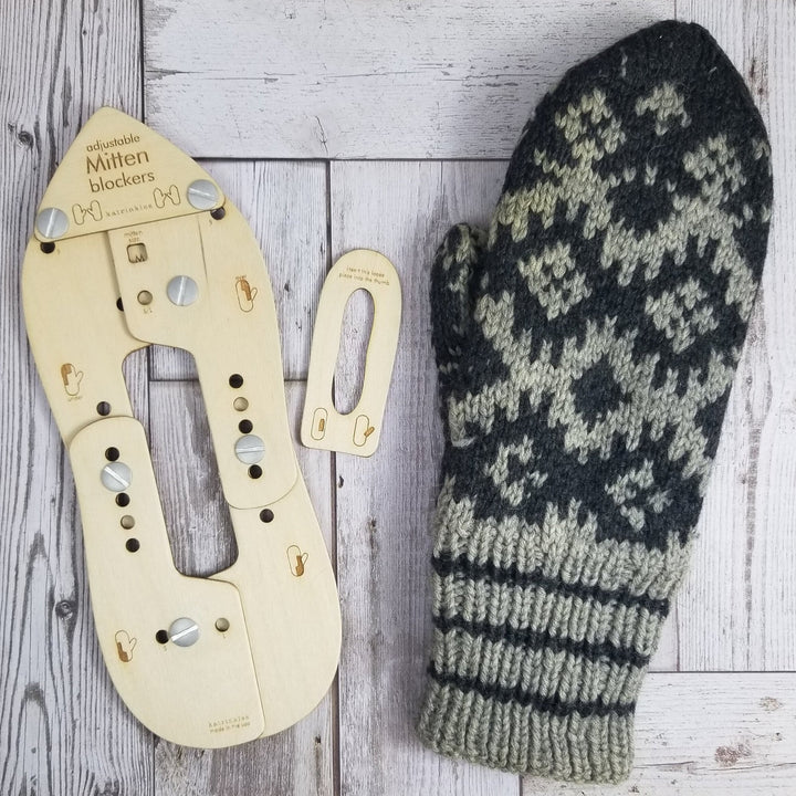 Adjustable mitten blocker - Wood