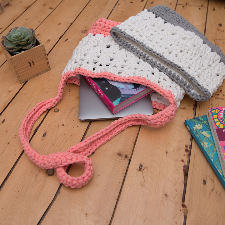 M Knitting and crochet pattern - All-purpose tote bag and case