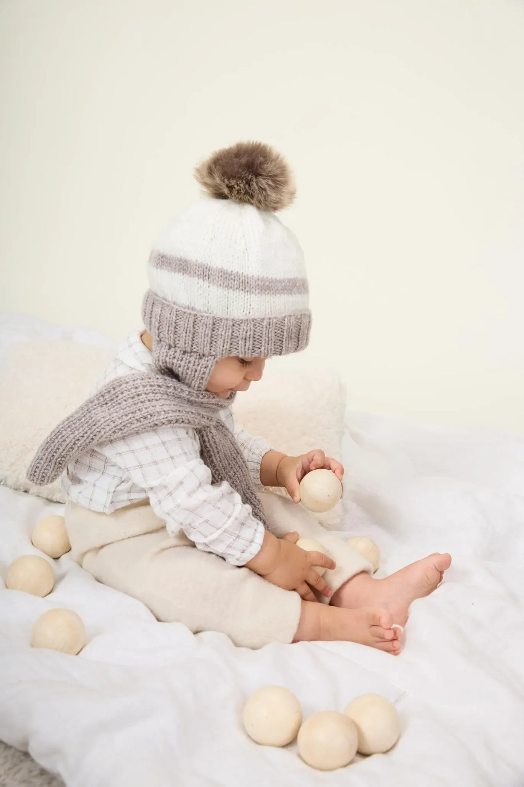Bergère de France Canada - Baptiste striped hat and mittens set