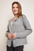 M6463 - Patron Cardigan Baya à points fantaisie avec franges