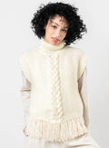 M6235 - Patron Pull poncho à torsades avec franges Bianca