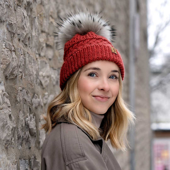 Julie hat