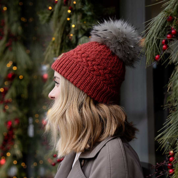 Julie hat