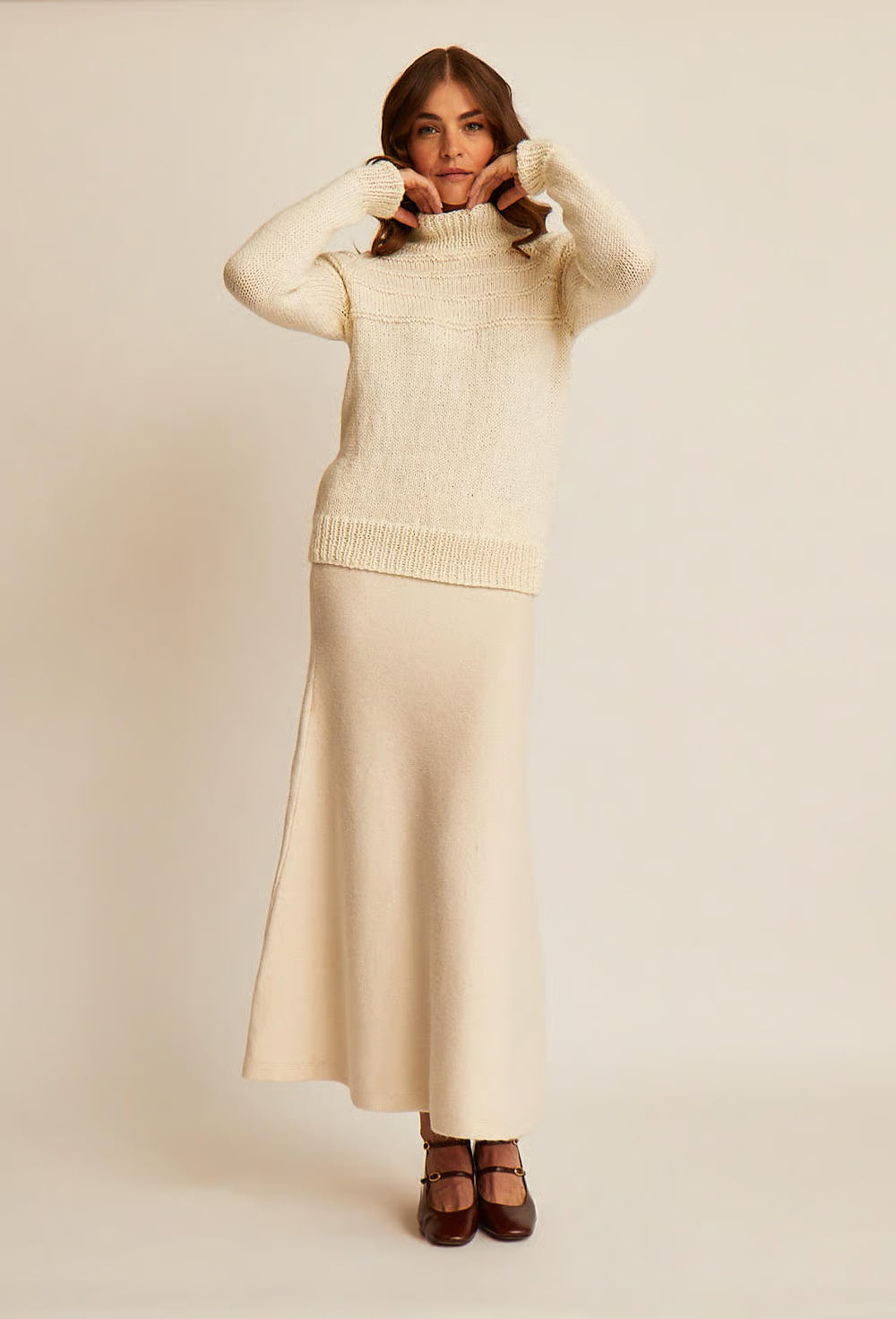 M6590 - Rose fancy raglan sweater