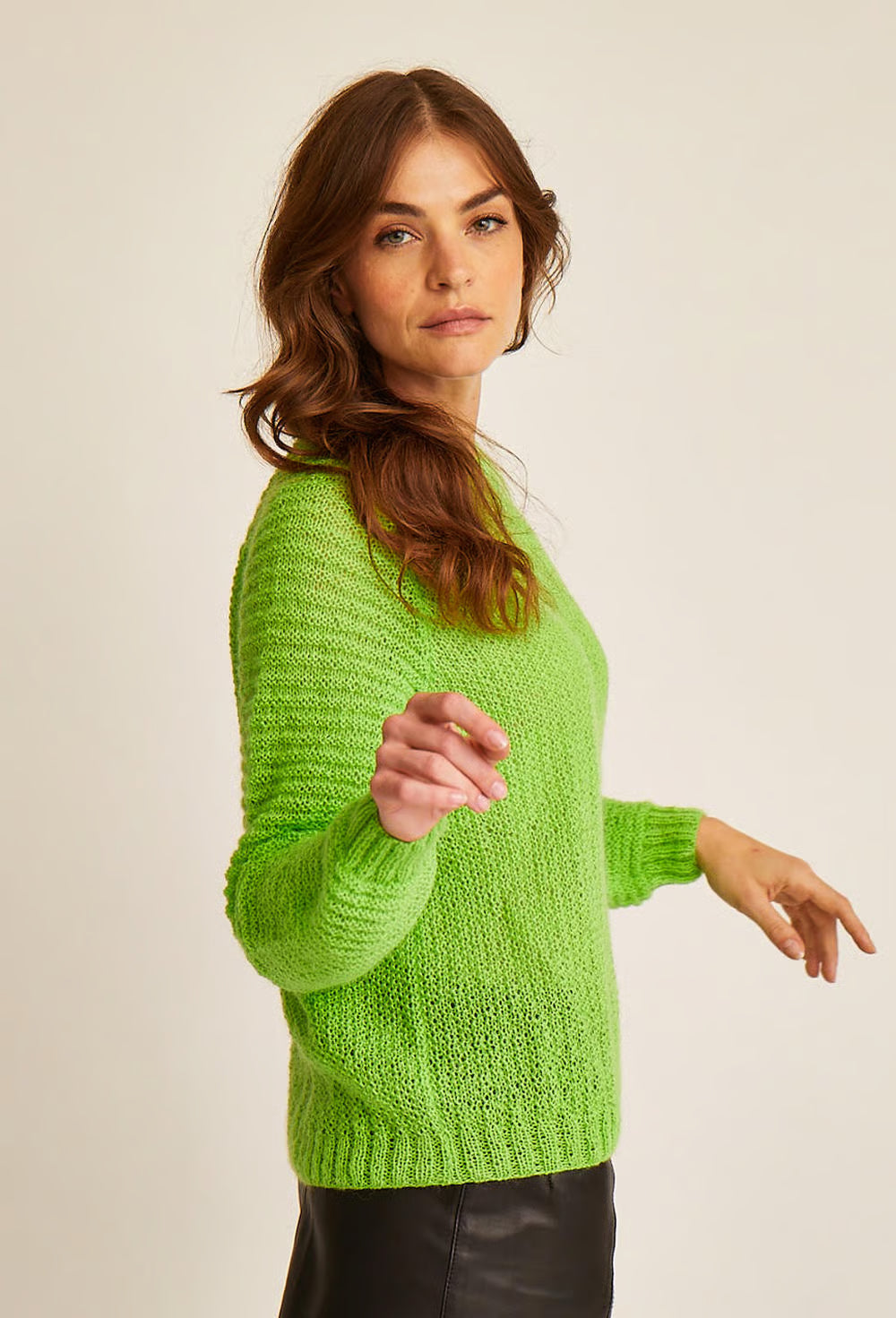 M6598 - Erina Raglan sweater