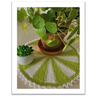 Round and decorative Tunisian crochet placemats