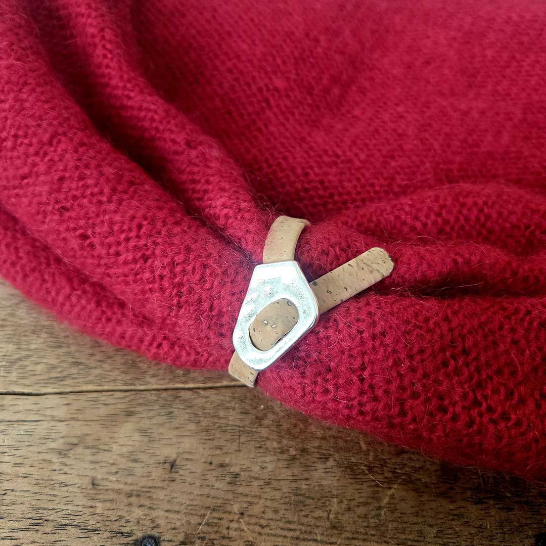 Adjustable shawl clip