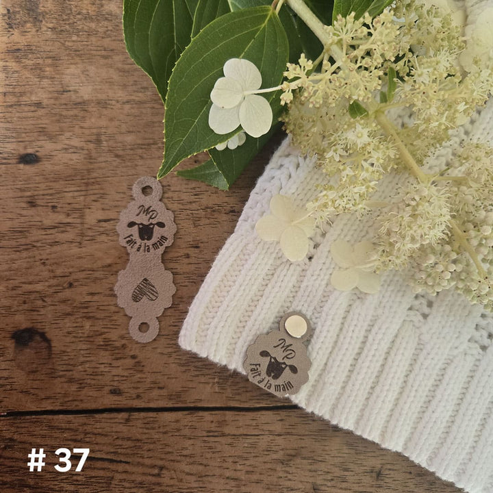 #37 Custom foldable labels with Chicago screws