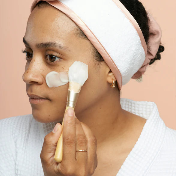 Face mask applicator