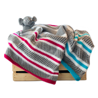 M Knitting Pattern - Elephant comforter for little ones 