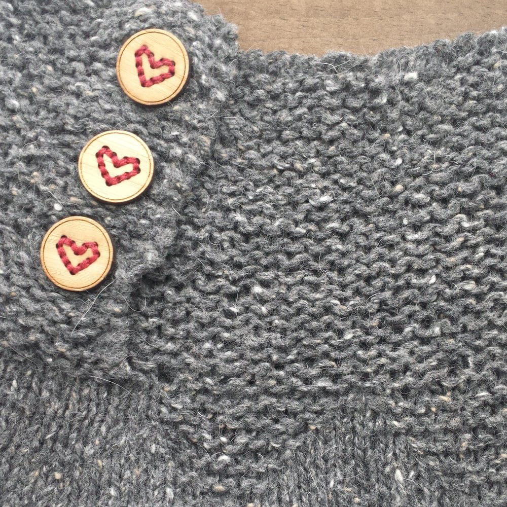 Card of 4 wooden heart buttons to embroider