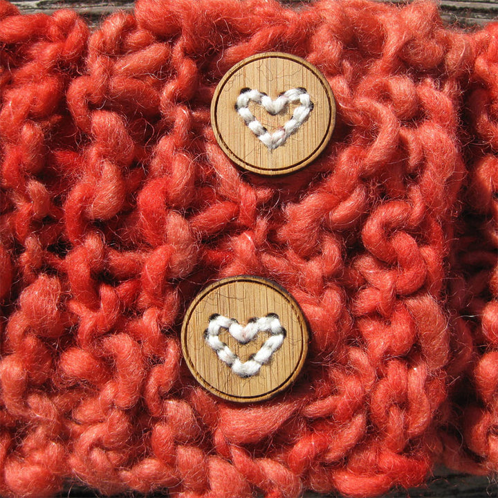 Card of 4 wooden heart buttons to embroider