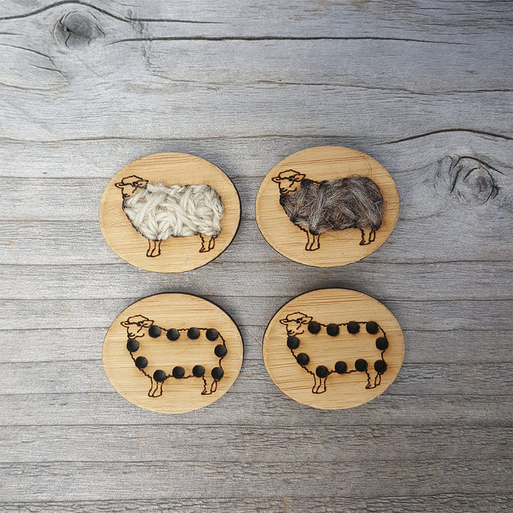 Bouton Mouton en bois à broder