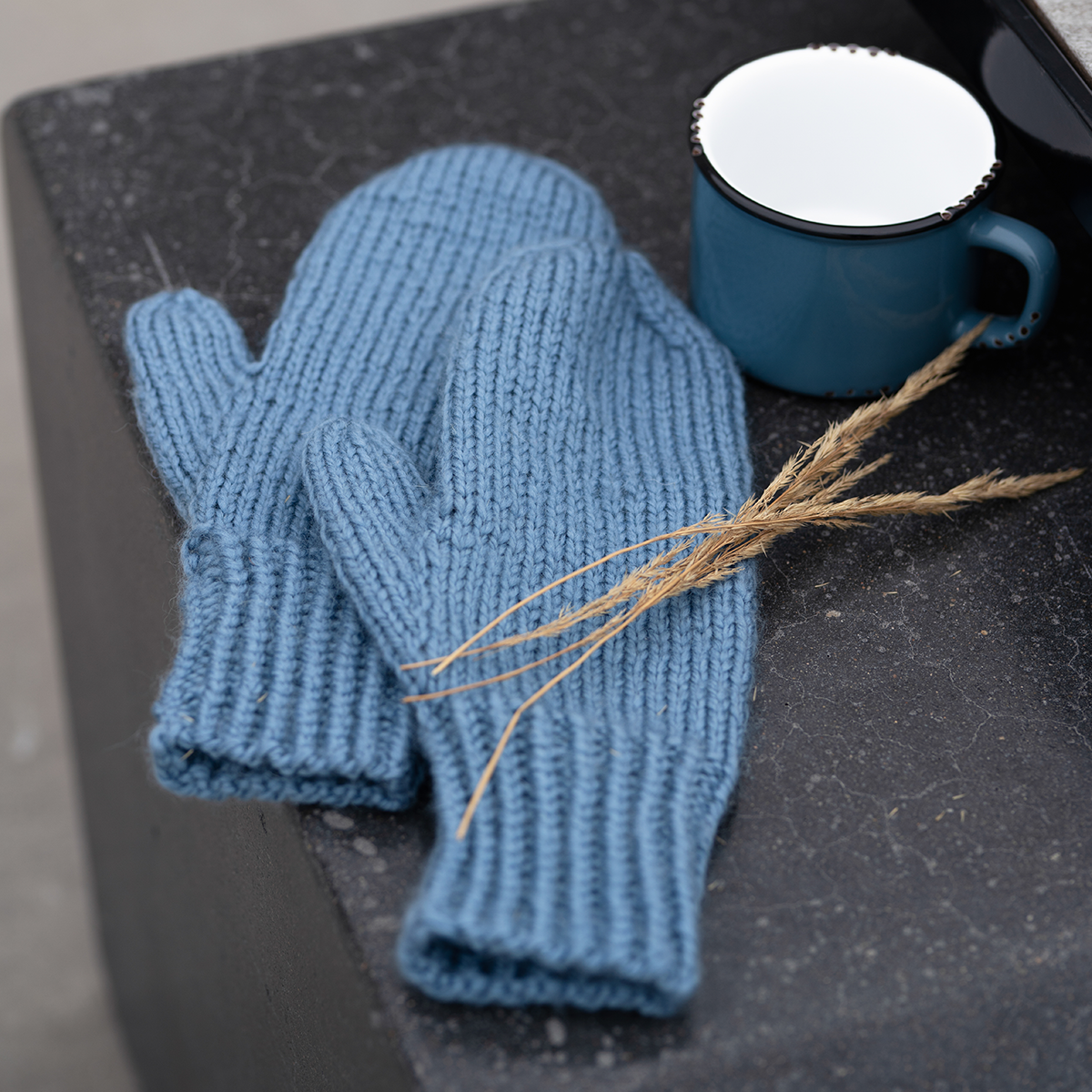 M Knitting Pattern - Soft mittens