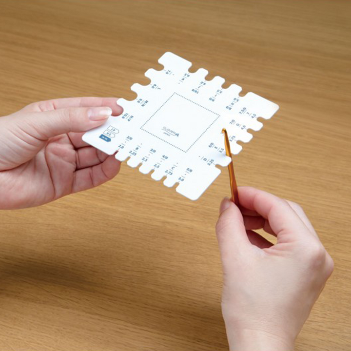 Sample ruler and needle gauge - 3200